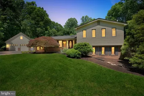 2360 Cari Ct, Huntingtown, MD 20639