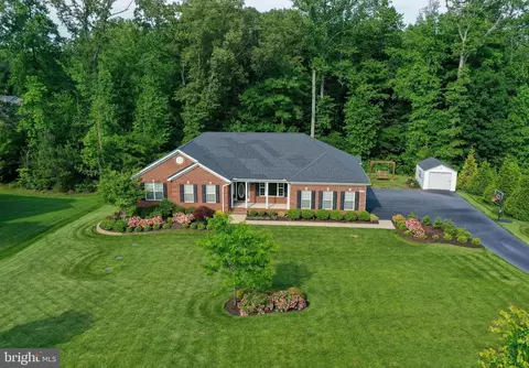 3215 Huntsman Dr, Huntingtown, MD 20639