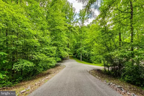 855 E Mount Harmony Rd, Owings, MD 20736 photo 4