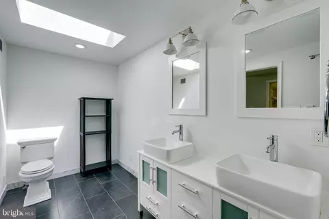 Bath - 12700 Springfield Ct, Dunkirk, MD 20754 photo 1 of 3