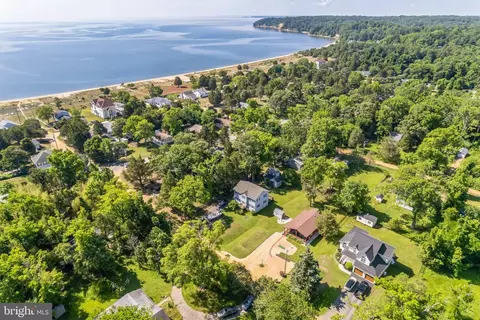 10969 Holly Dr, Lusby, MD 20657
