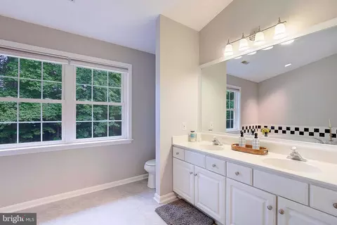Bath - 3205 Hewitt Ct, Dunkirk, MD 20754 photo 2 of 5
