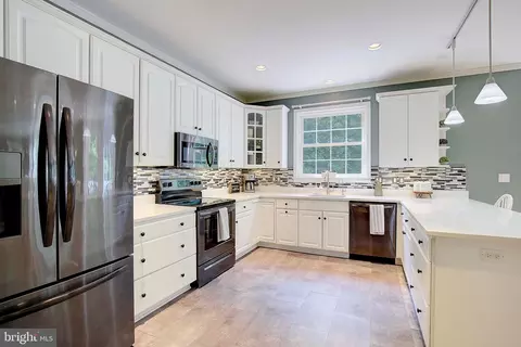 Kitchen - 3205 Hewitt Ct, Dunkirk, MD 20754 photo 3 of 4