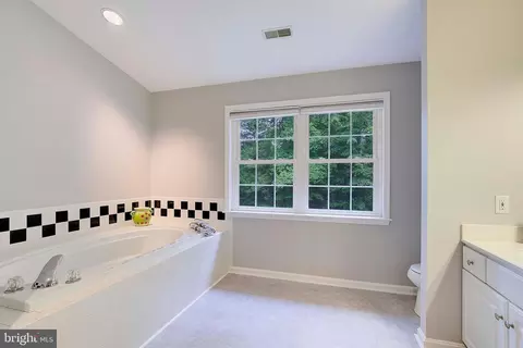 Bath - 3205 Hewitt Ct, Dunkirk, MD 20754 photo 3 of 5