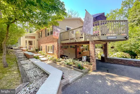 528 Chisholm Trl, Lusby, MD 20657