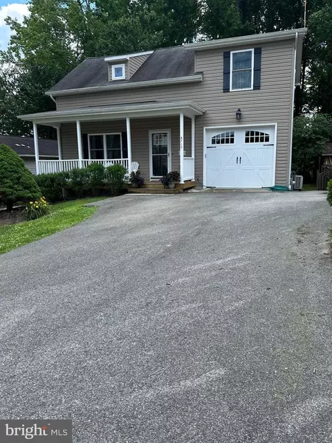 Exterior - 3715 3rd St, North Beach, MD 20714 photo 2 of 7