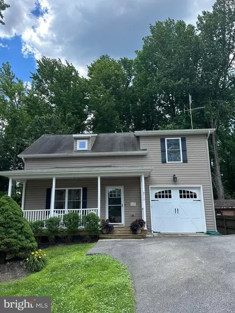 3715 3rd St, North Beach, MD 20714