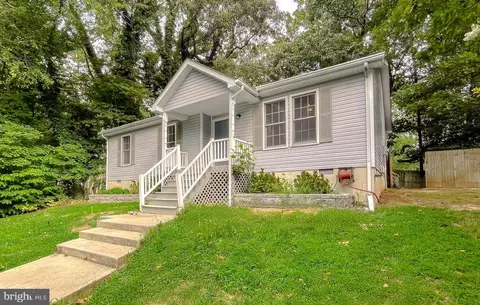 1104 Redeye Rd, Lusby, MD 20657
