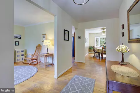 Entry Way - 2821 Jones Rd, Dunkirk, MD 20754 photo 2 of 8