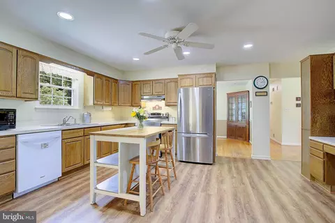 Kitchen - 2821 Jones Rd, Dunkirk, MD 20754 photo 2 of 5