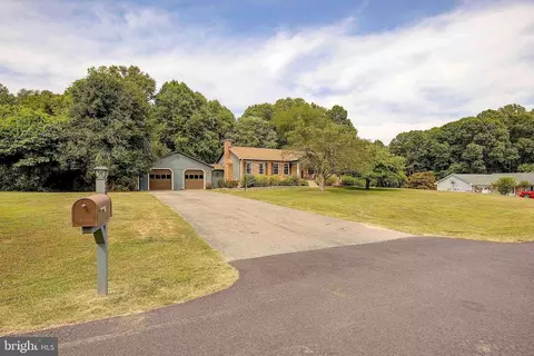 Exterior - 2821 Jones Rd, Dunkirk, MD 20754 photo 4 of 17