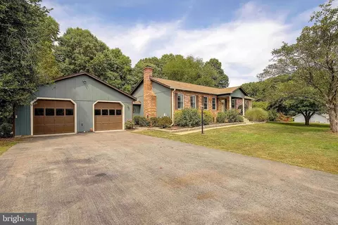 Exterior - 2821 Jones Rd, Dunkirk, MD 20754 photo 2 of 17