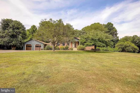 Exterior - 2821 Jones Rd, Dunkirk, MD 20754 photo 3 of 17