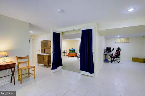 Entry Way - 2821 Jones Rd, Dunkirk, MD 20754 photo 5 of 8