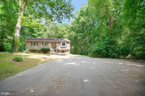 9010 Marcellas Dr, Owings, MD 20736 photo 2