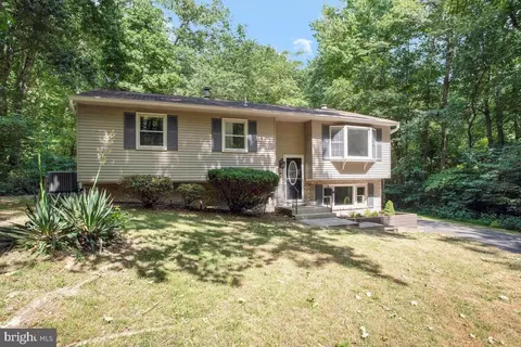 9010 Marcellas Dr, Owings, MD 20736 photo 3