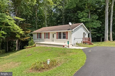 207 Helena Dr, Prince Frederick, MD 20678