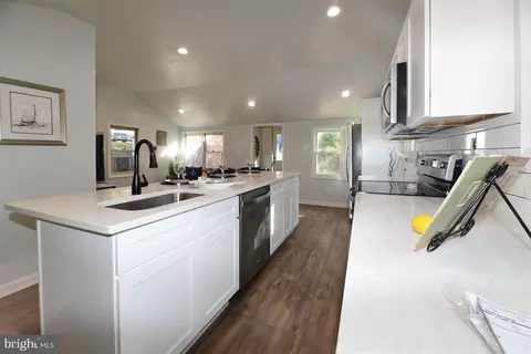 4120 Calvert Dr, Chesapeake Beach, MD 20732