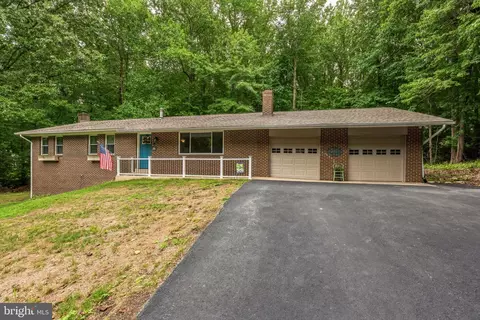 1520 Live Oak Dr, Huntingtown, MD 20639