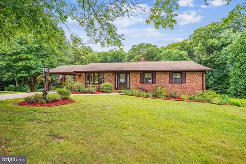 1421 Shaw Dr, Huntingtown, MD 20639