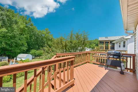 Exterior - 3609 King Dr, Dunkirk, MD 20754 photo 13 of 40