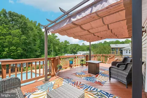 Exterior - 3609 King Dr, Dunkirk, MD 20754 photo 7 of 40