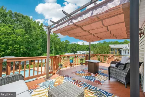 Exterior - 3609 King Dr, Dunkirk, MD 20754 photo 11 of 40