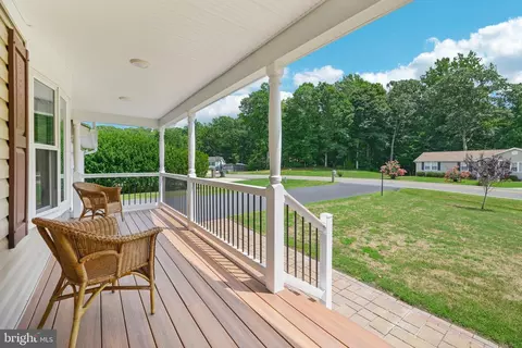 Exterior - 3609 King Dr, Dunkirk, MD 20754 photo 3 of 40