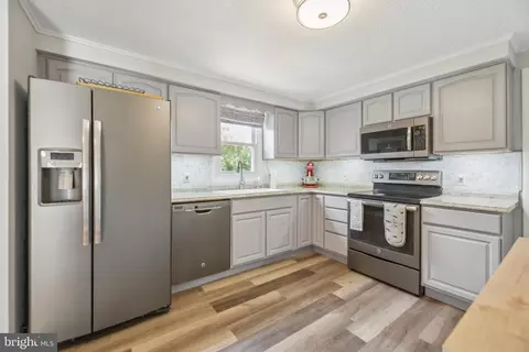 Kitchen - 3609 King Dr, Dunkirk, MD 20754 photo 1 of 3
