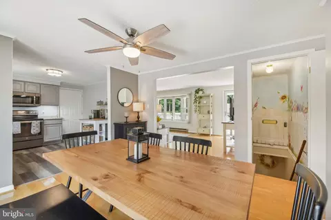 Dining - 3609 King Dr, Dunkirk, MD 20754 photo 2 of 3