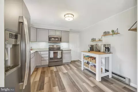 Kitchen - 3609 King Dr, Dunkirk, MD 20754 photo 2 of 3