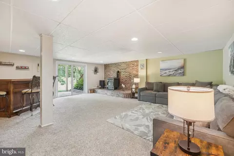 Living - 3609 King Dr, Dunkirk, MD 20754 photo 2 of 2