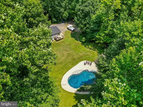 280 Llewelyn Ln, Huntingtown, MD 20639