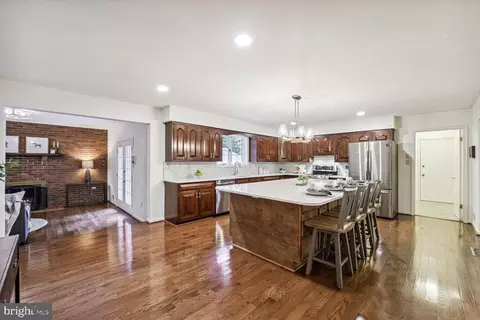 Kitchen - 4200 Landing Ln, Dunkirk, MD 20754 photo 2 of 4