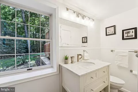 Bath - 4200 Landing Ln, Dunkirk, MD 20754 photo 4 of 4