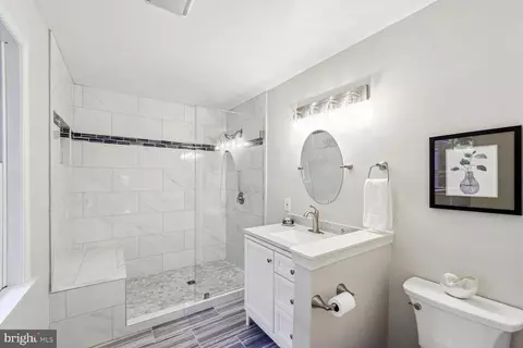 Bath - 4200 Landing Ln, Dunkirk, MD 20754 photo 1 of 4