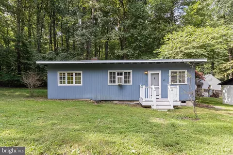 6085 Fir Rd, Saint Leonard, MD 20685