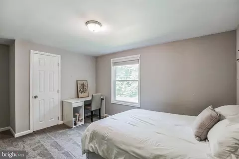 Bedroom - 218 Thunderbird Dr, Lusby, MD 20657 photo 3 of 3