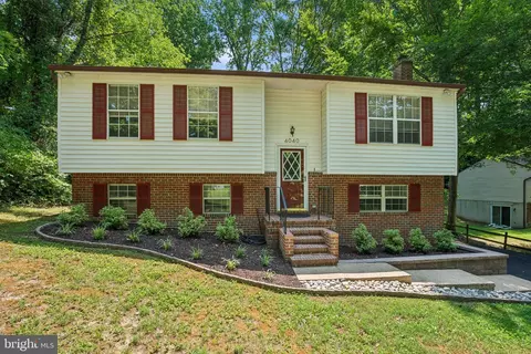 4040 Birch Dr, Huntingtown, MD 20639