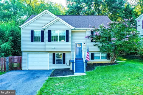 6557 12th St, Chesapeake Beach, MD 20732