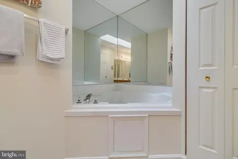 Bath - 13260 Clipper Cir, Solomons, MD 20688 photo 4 of 4