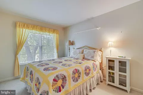Bedroom - 13260 Clipper Cir, Solomons, MD 20688 photo 4 of 4