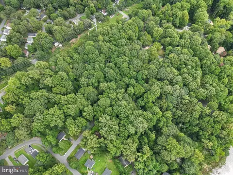 572 Evergreen Ct, Lusby, MD 20657