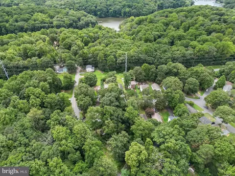 8465 Pine Blvd, Lusby, MD 20657 photo 13