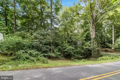 8465 Pine Blvd, Lusby, MD 20657 photo 6