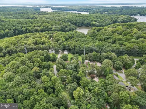 8465 Pine Blvd, Lusby, MD 20657 photo 2