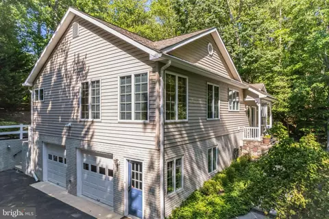 11301 Bay Front Ave, Lusby, MD 20657