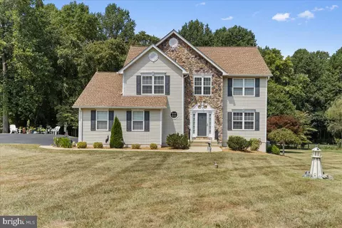 9045 Cabin Ct, Owings, MD 20736