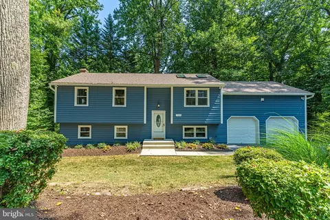 7325 F St, Chesapeake Beach, MD 20732