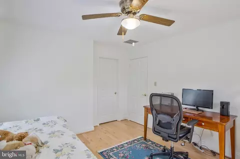 Bedroom - 3241 Old Jones Rd, Dunkirk, MD 20754 photo 9 of 10